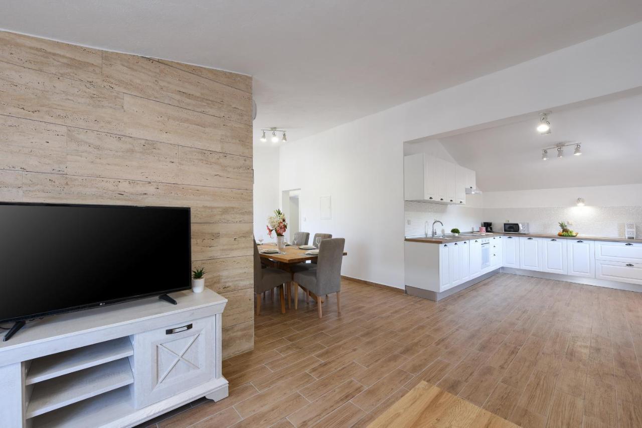Apartman Magas With Private Pool Vinjerac Exterior foto
